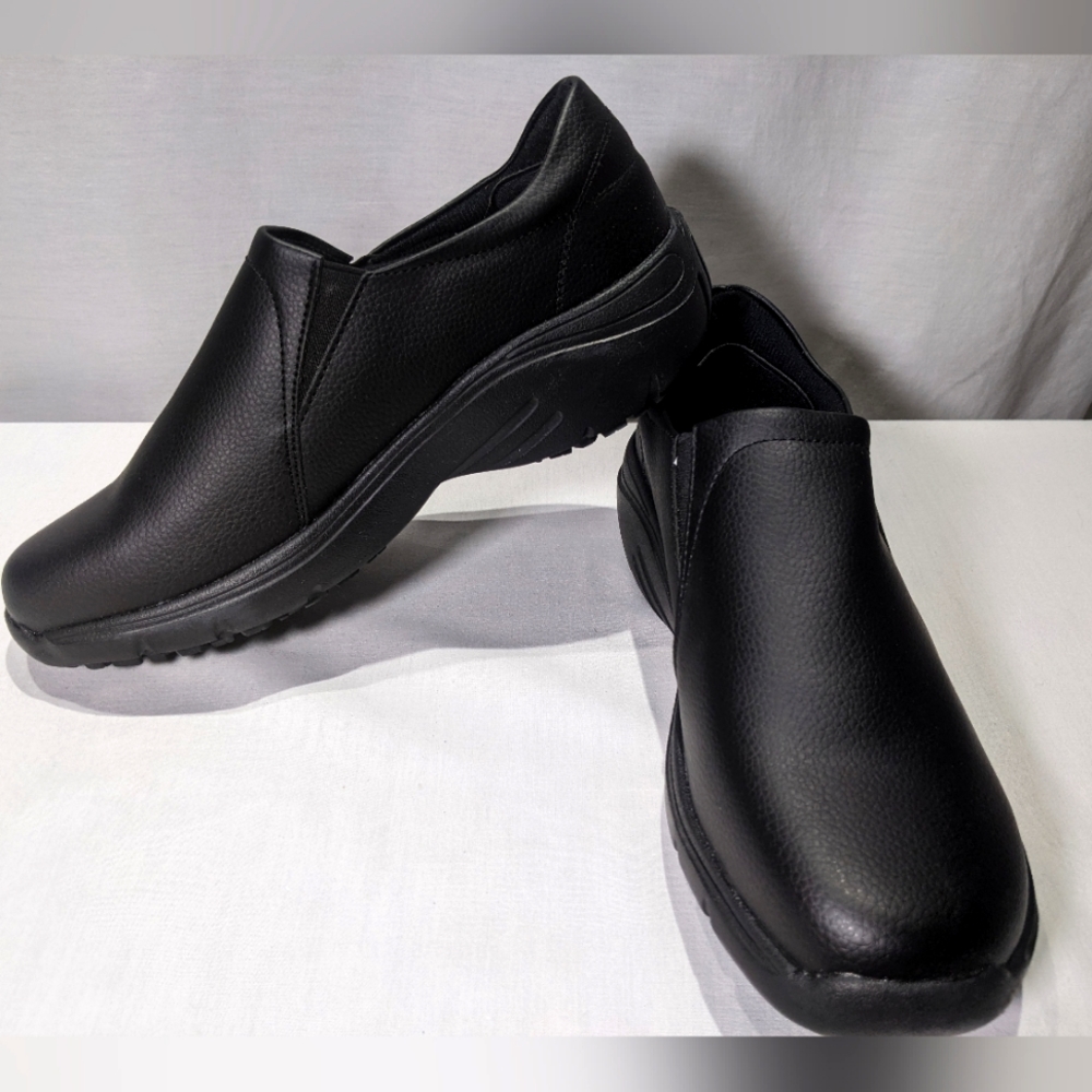 NEW Hawkwell Womens Nurse Style Slip Resistant Shoe Sz 9